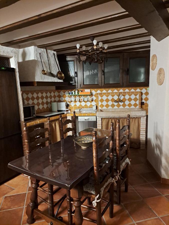 Casa Rural La Bodega, Ofrece Cata De Vino Gratis Horche Bagian luar foto
