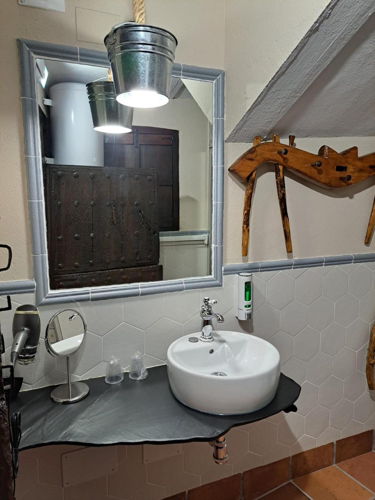 Casa Rural La Bodega, Ofrece Cata De Vino Gratis Horche Bagian luar foto