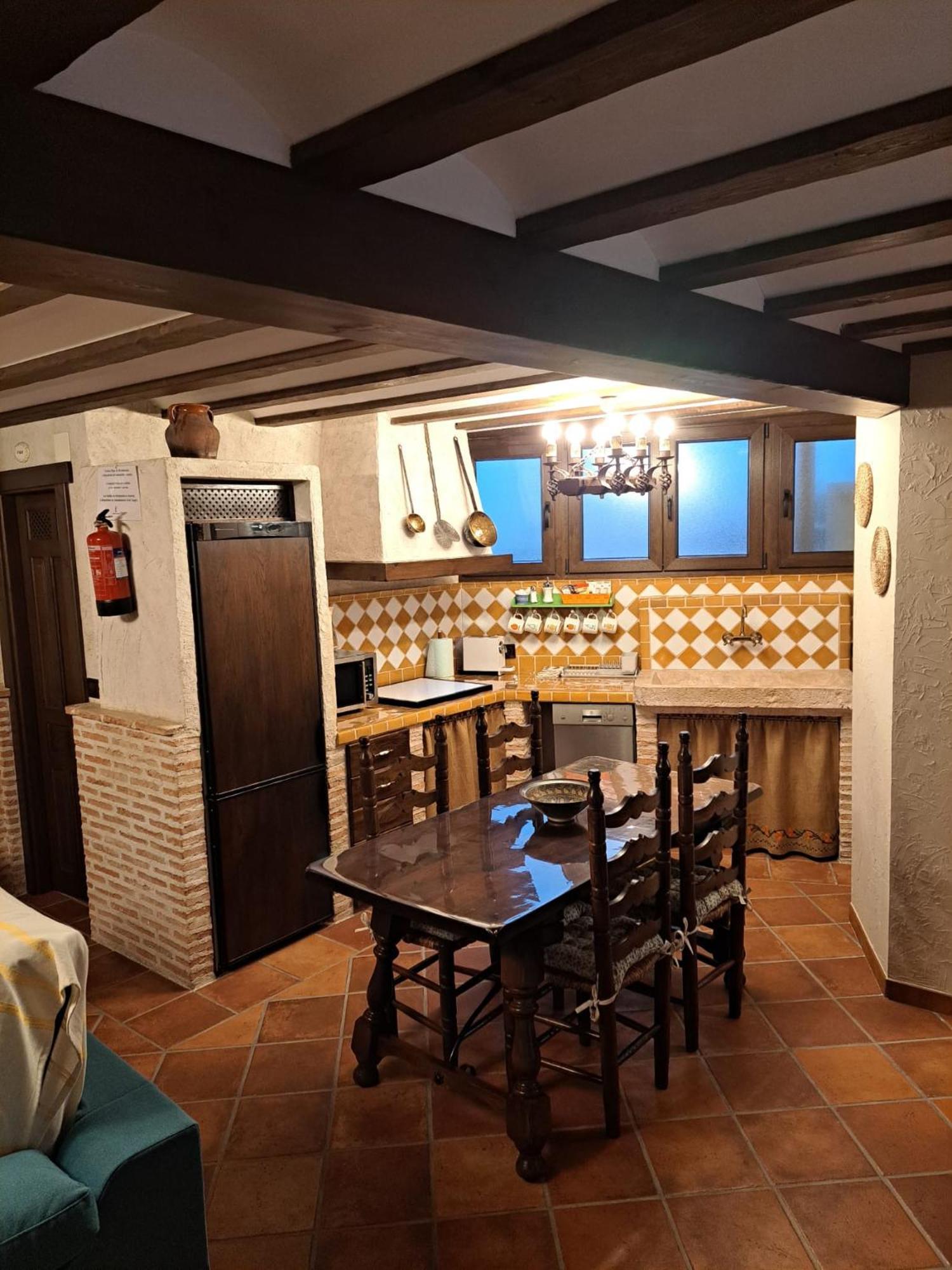 Casa Rural La Bodega, Ofrece Cata De Vino Gratis Horche Bagian luar foto